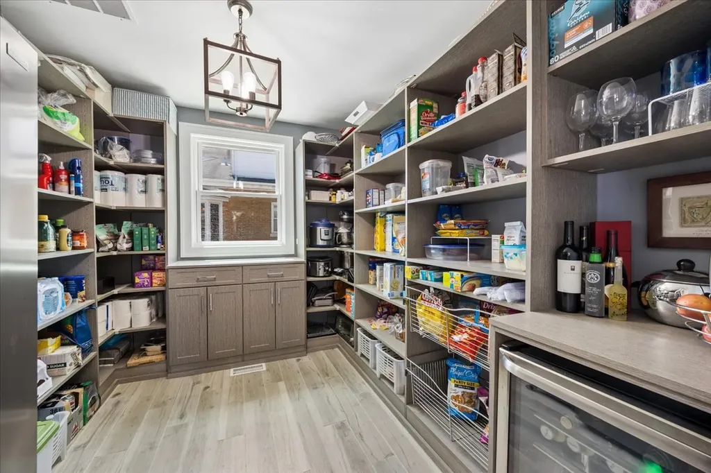 5613 North Nottingham Avenue Chicago IL 60631