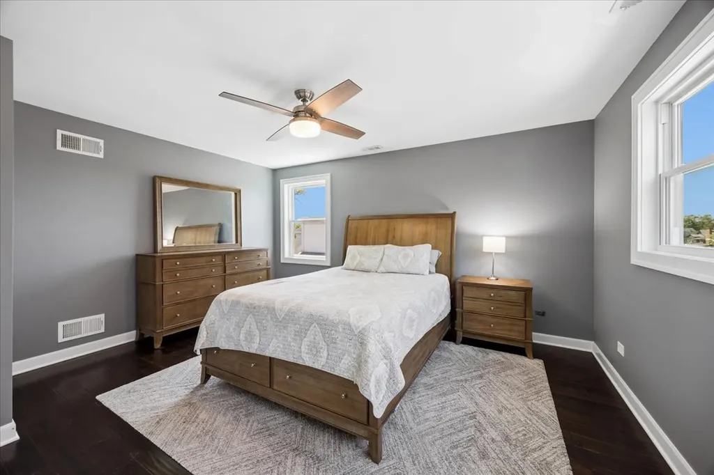5613 North Nottingham Avenue Chicago IL 60631