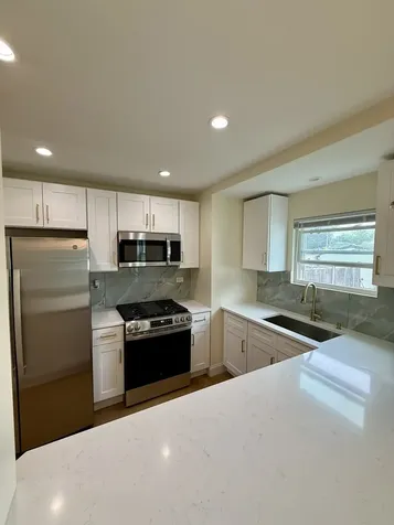 442 Geneva Avenue Bellwood IL 60104