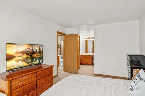 241 West Washington Street Oswego IL 60543