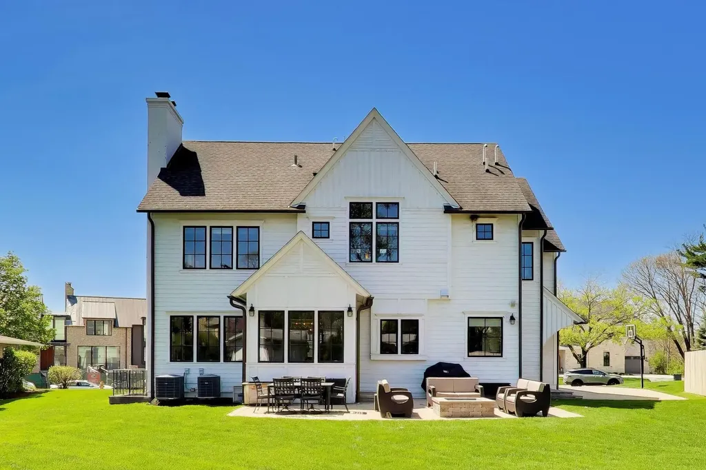 5557 South Stough Street Hinsdale IL 60521