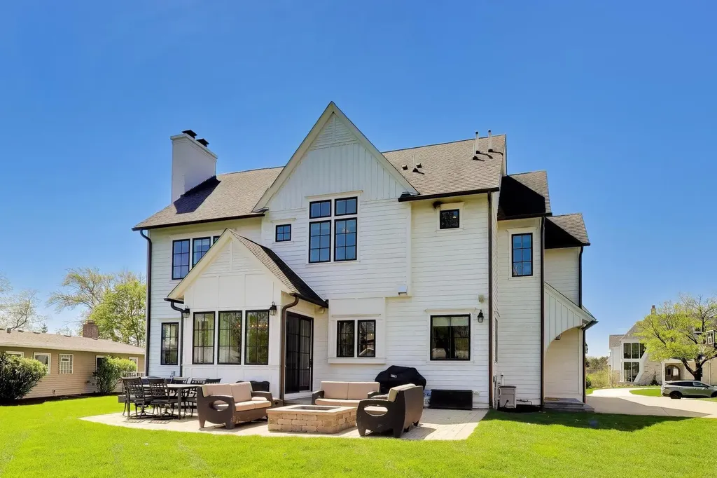 5557 South Stough Street Hinsdale IL 60521