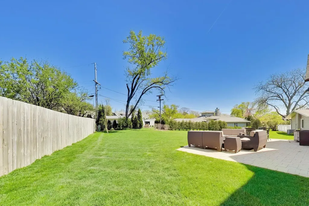 5557 South Stough Street Hinsdale IL 60521