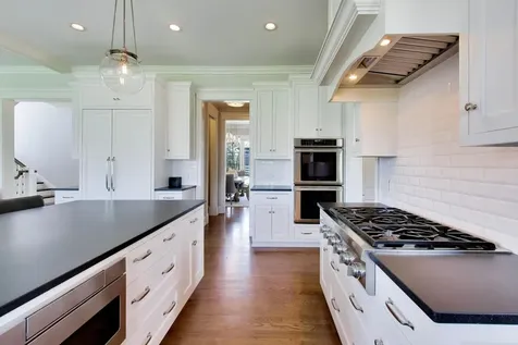 5557 South Stough Street Hinsdale IL 60521