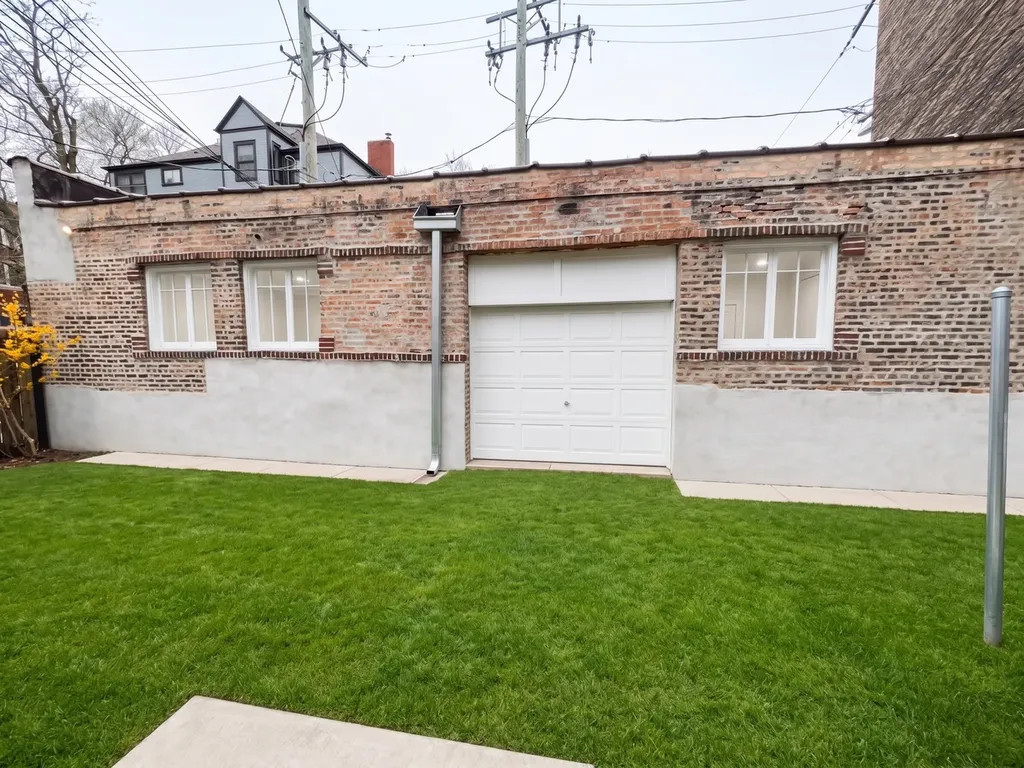 5138 South Kenwood Street Chicago IL 60615