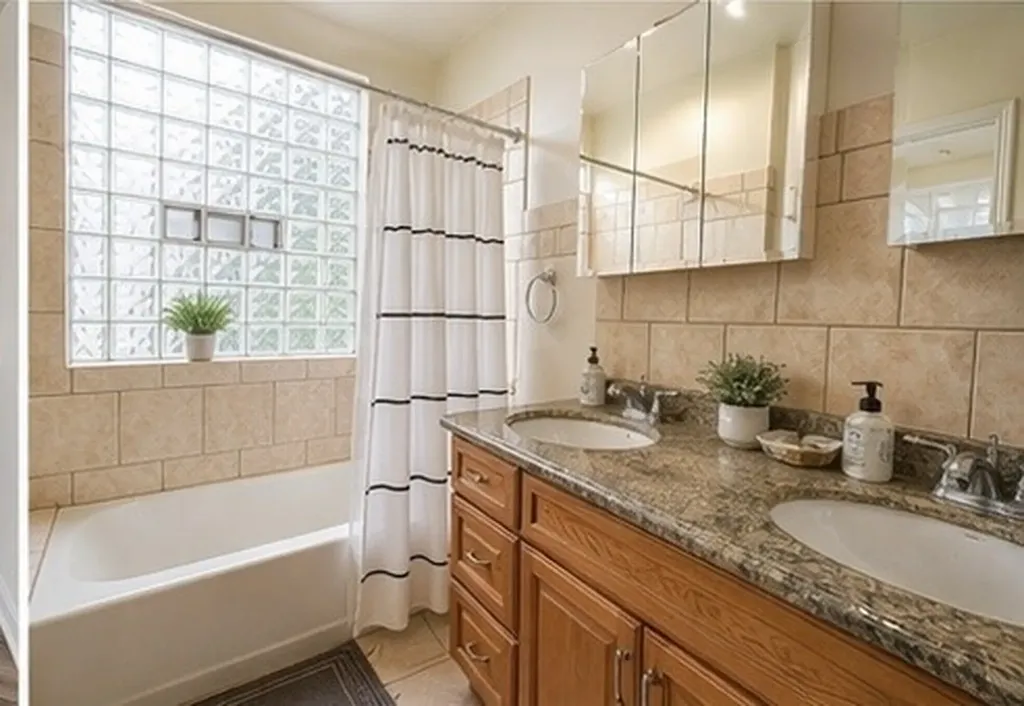 5138 South Kenwood Street Chicago IL 60615