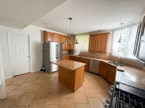 5138 South Kenwood Street Chicago IL 60615