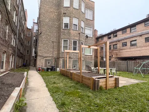 5138 South Kenwood Street Chicago IL 60615