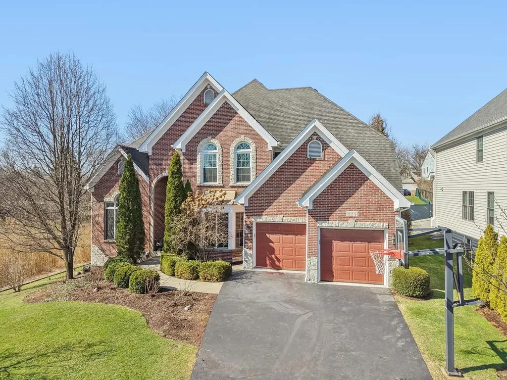 824 Megan Court Westmont IL 60559