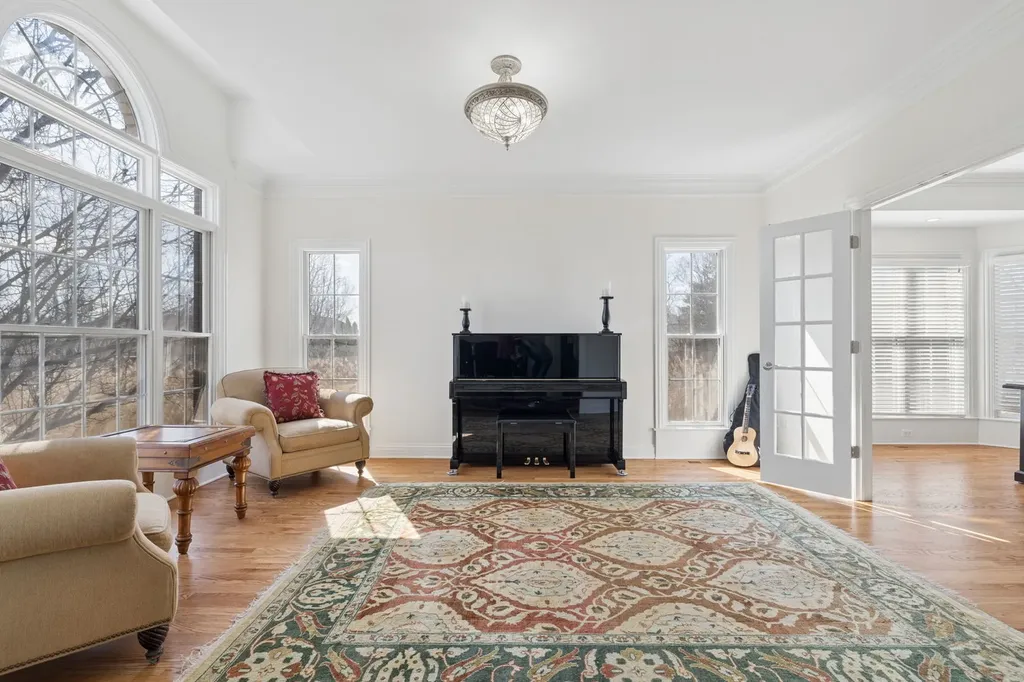 824 Megan Court Westmont IL 60559