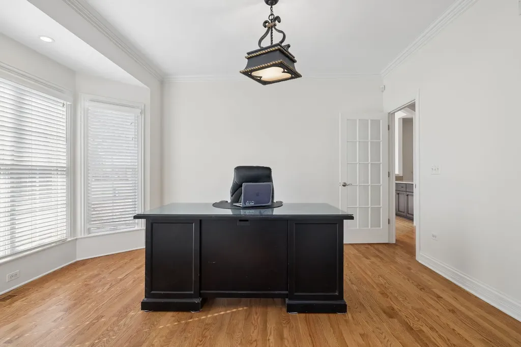 824 Megan Court Westmont IL 60559