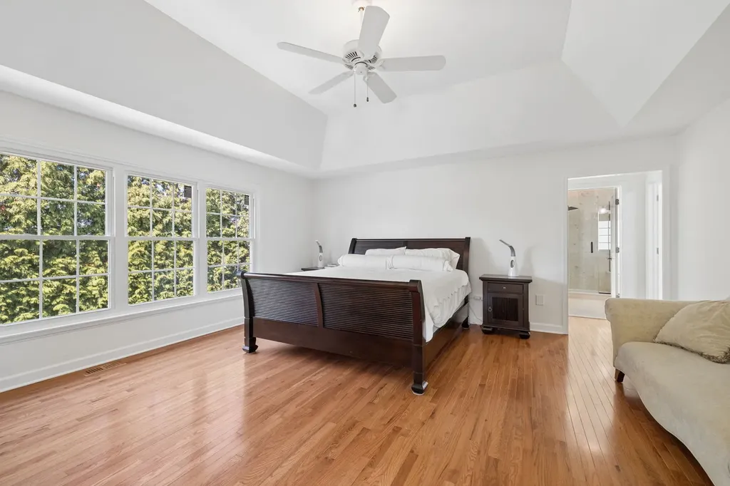 824 Megan Court Westmont IL 60559