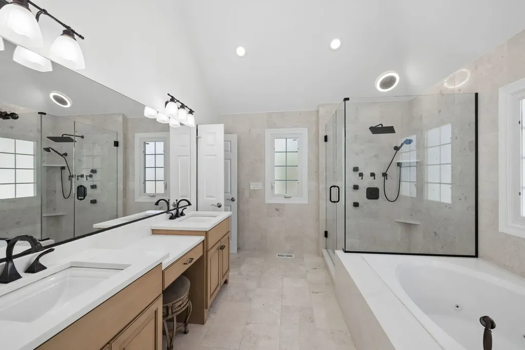 824 Megan Court Westmont IL 60559
