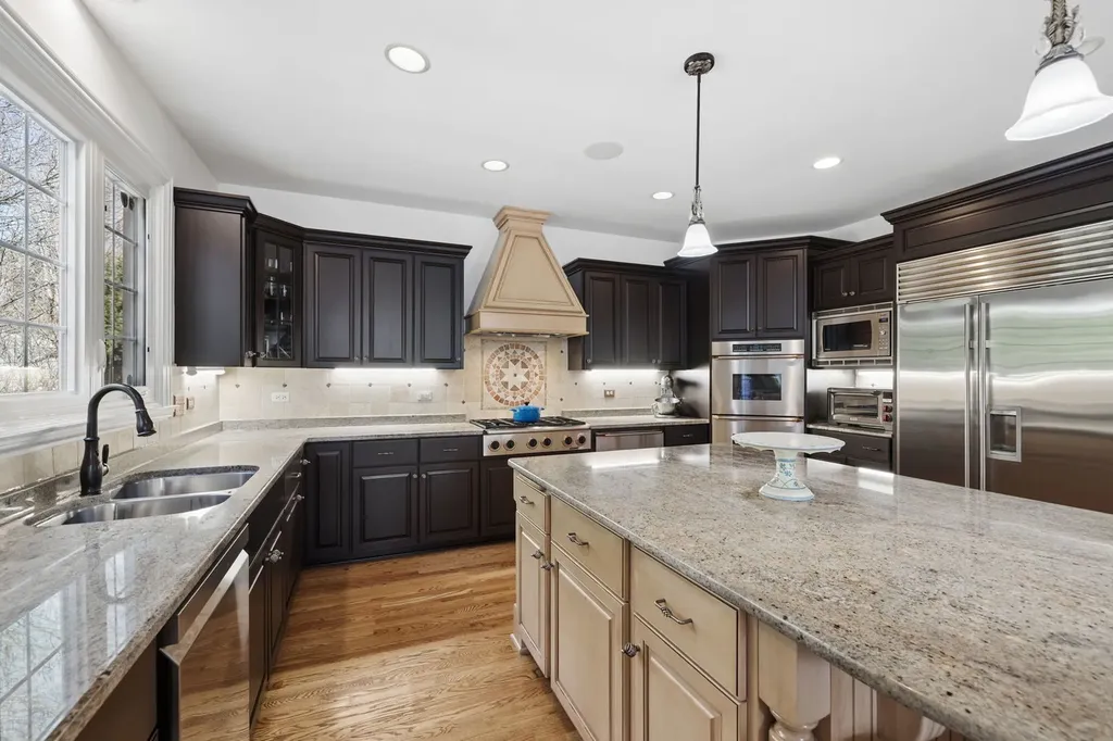 824 Megan Court Westmont IL 60559