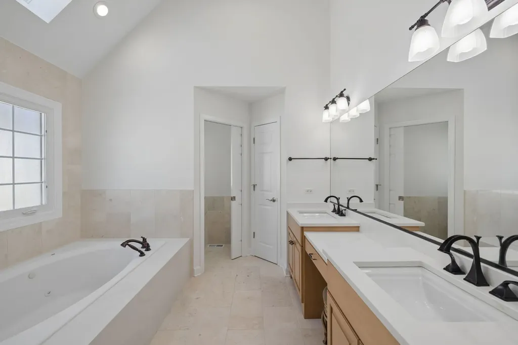 824 Megan Court Westmont IL 60559