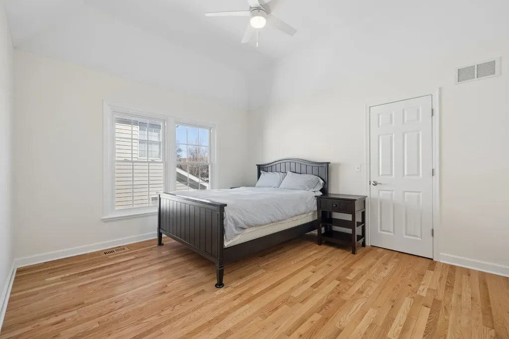 824 Megan Court Westmont IL 60559