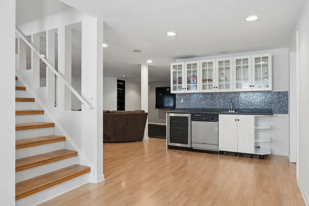 824 Megan Court Westmont IL 60559