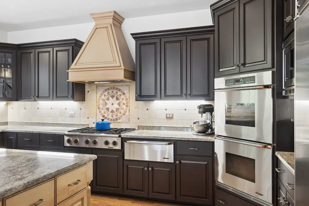 824 Megan Court Westmont IL 60559