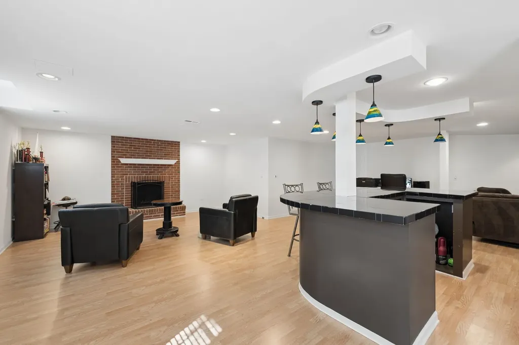 824 Megan Court Westmont IL 60559