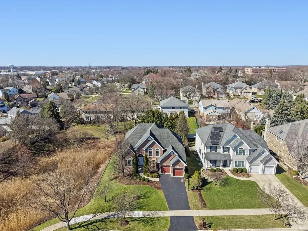 824 Megan Court Westmont IL 60559