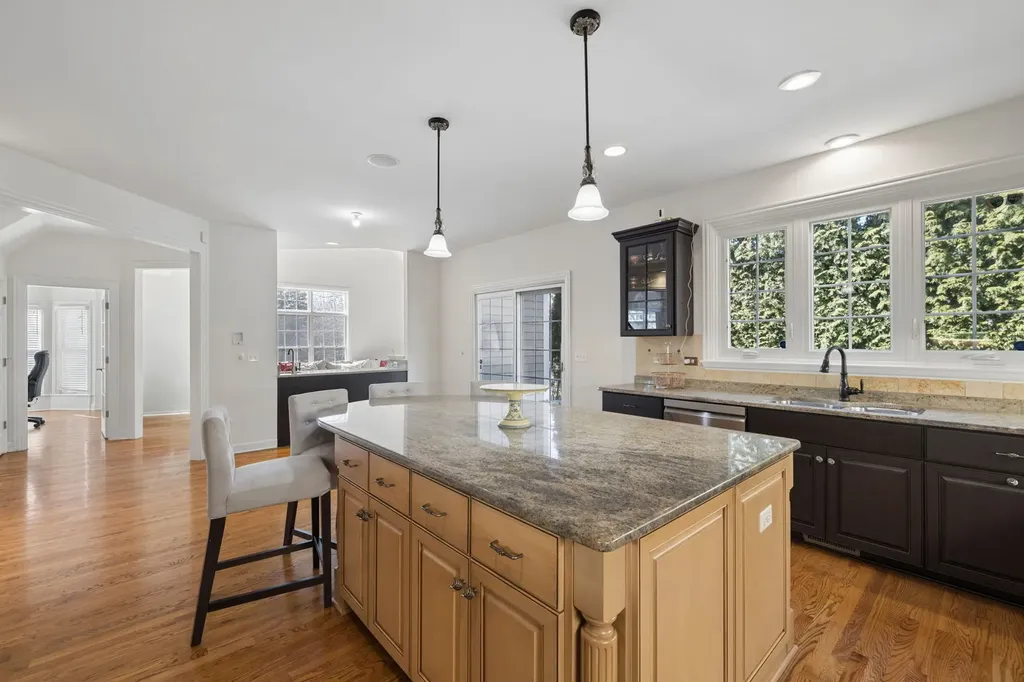 824 Megan Court Westmont IL 60559