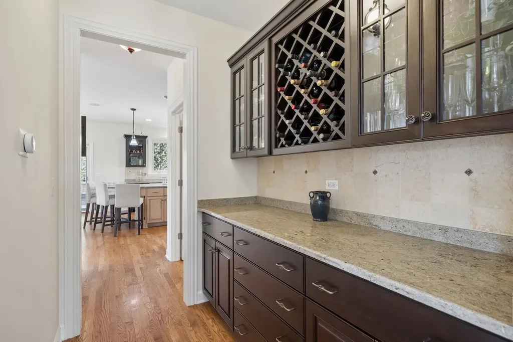 824 Megan Court Westmont IL 60559