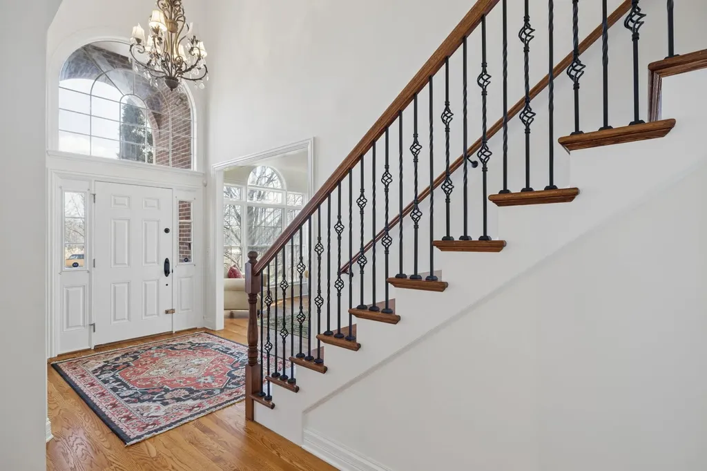 824 Megan Court Westmont IL 60559