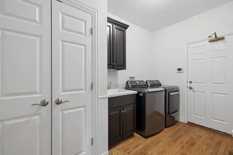 824 Megan Court Westmont IL 60559