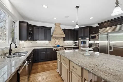824 Megan Court Westmont IL 60559