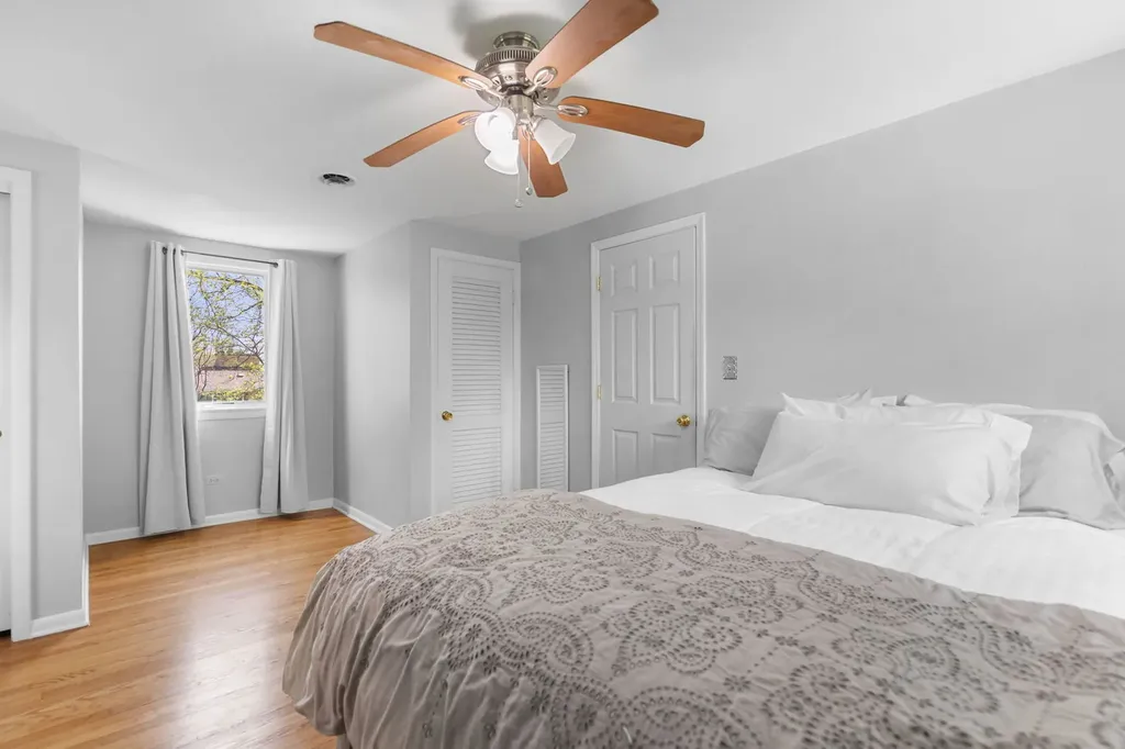1080 Cardinal Drive S Lake Zurich IL 60047