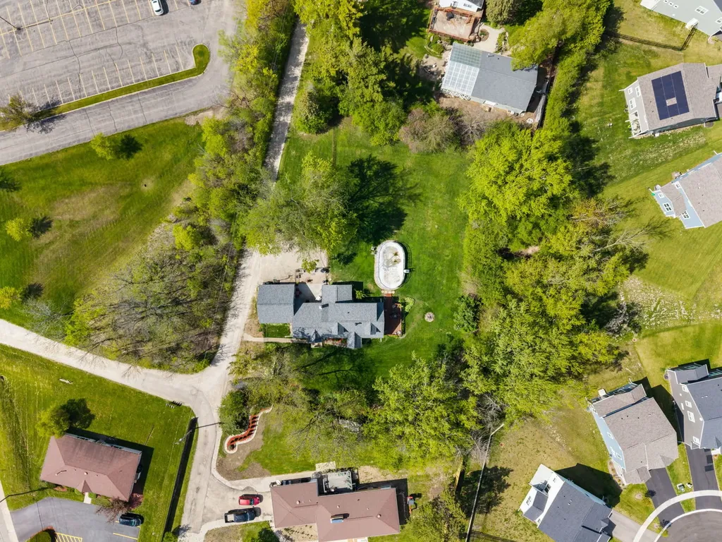 1080 Cardinal Drive S Lake Zurich IL 60047