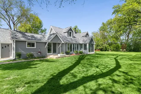 1080 Cardinal Drive S Lake Zurich IL 60047
