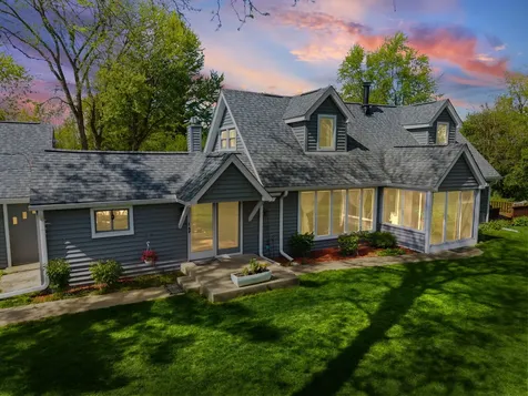 1080 Cardinal Drive S Lake Zurich IL 60047