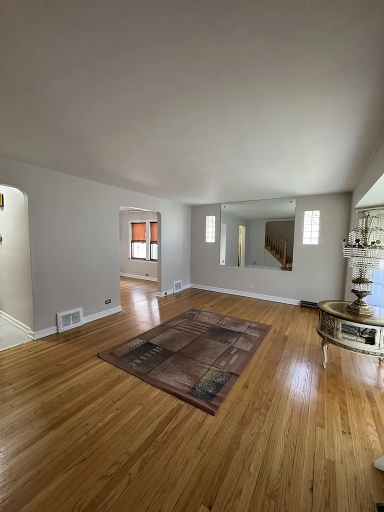 8338 South Yates Boulevard Chicago IL 60617