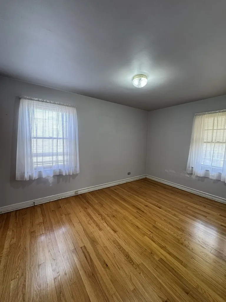 8338 South Yates Boulevard Chicago IL 60617