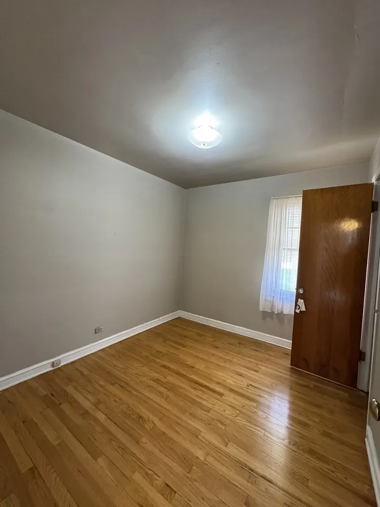8338 South Yates Boulevard Chicago IL 60617