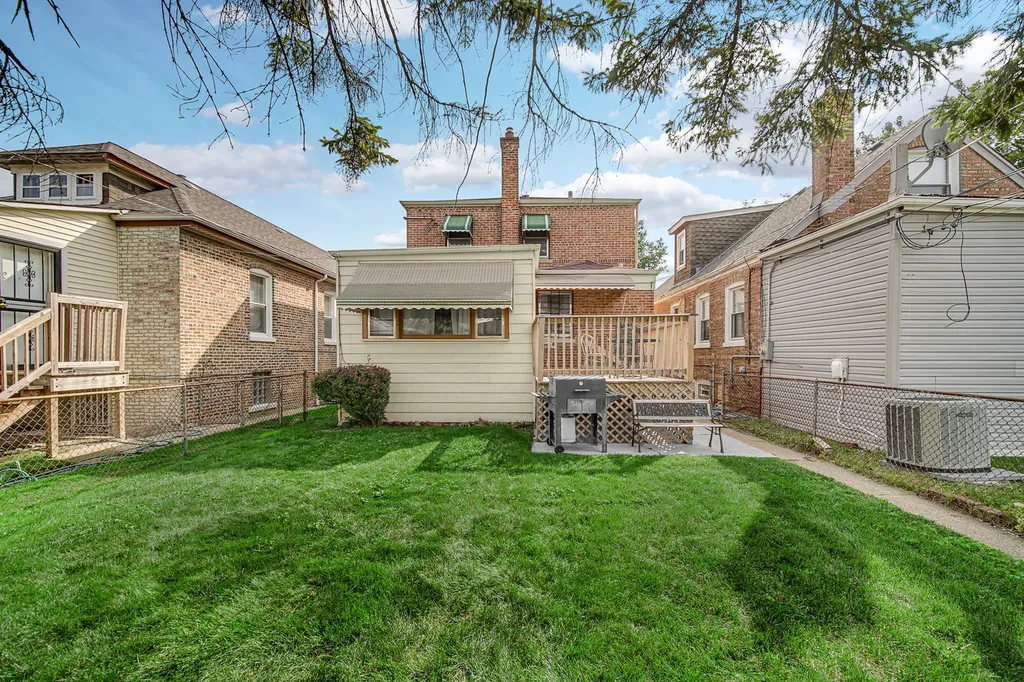 8338 South Yates Boulevard Chicago IL 60617