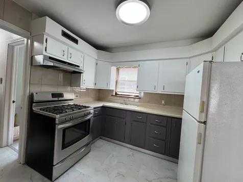 8338 South Yates Boulevard Chicago IL 60617