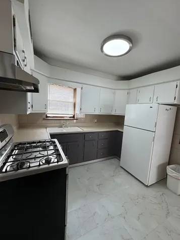 8338 South Yates Boulevard Chicago IL 60617