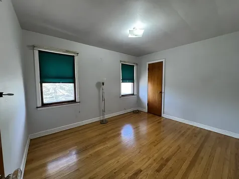 8338 South Yates Boulevard Chicago IL 60617