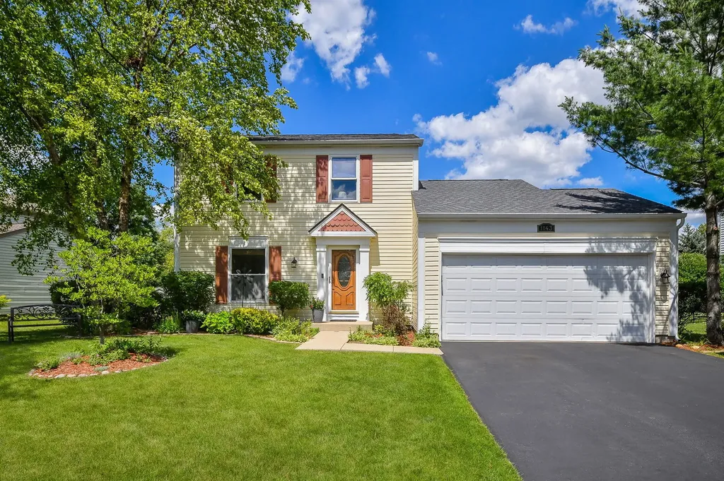 1143 Woodlake Drive Carol Stream IL 60188