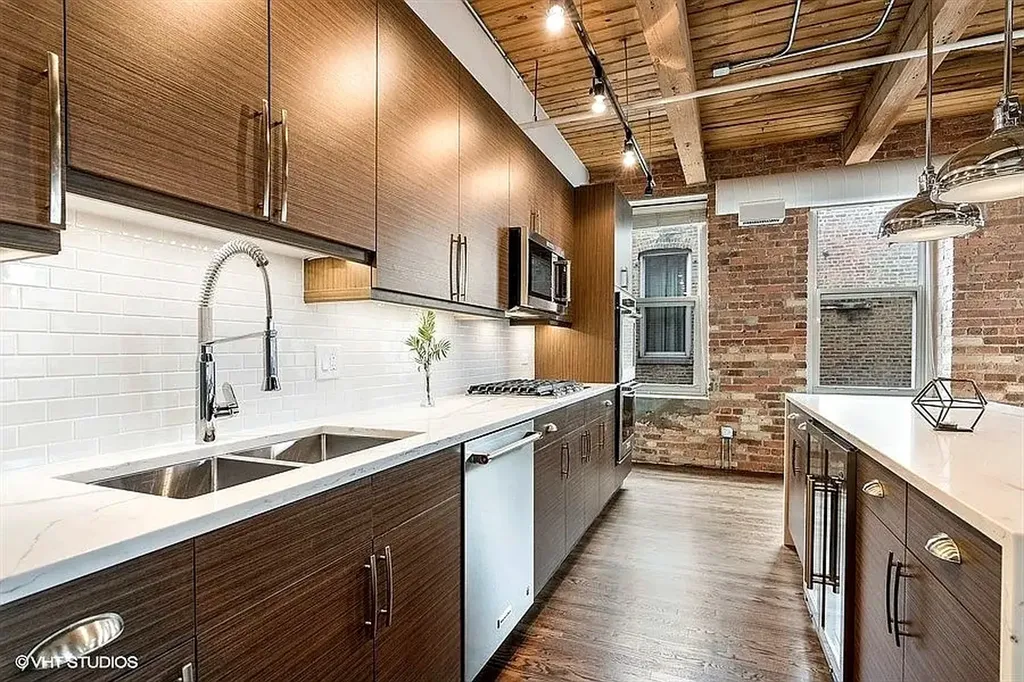420 South Clinton Street Chicago IL 60607