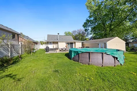 8208 Natoma Avenue Burbank IL 60459