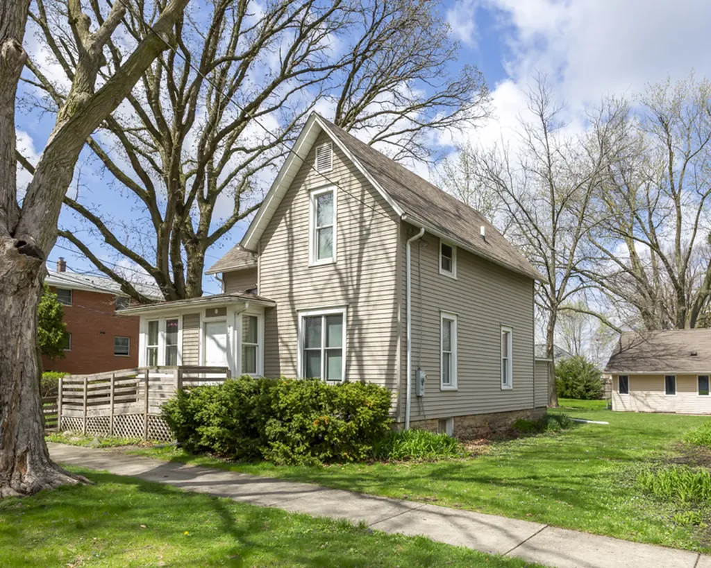421 Prospect Street Dekalb IL 60115