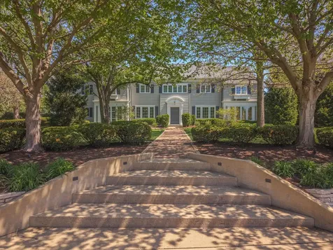 27 Country Club Place Bloomington IL 61701