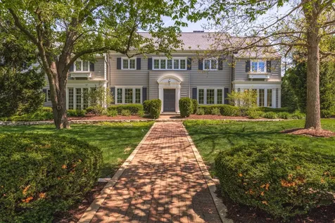 27 Country Club Place Bloomington IL 61701
