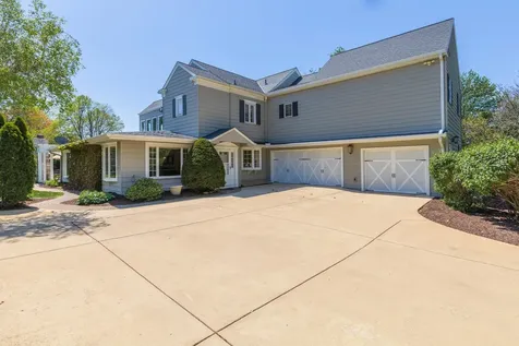 27 Country Club Place Bloomington IL 61701