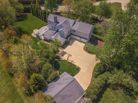 27 Country Club Place Bloomington IL 61701