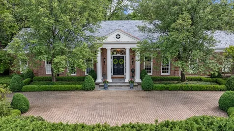 675 East Woodland Road Lake Forest IL 60045