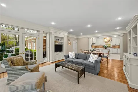 675 East Woodland Road Lake Forest IL 60045